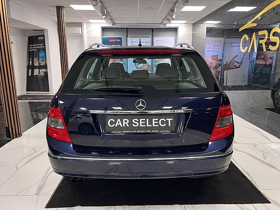 Mercedes-Benz C180 4 of 5