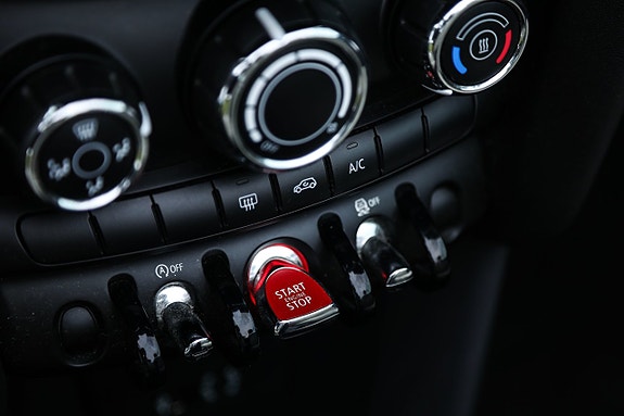 MINI Cooper 18 of 18