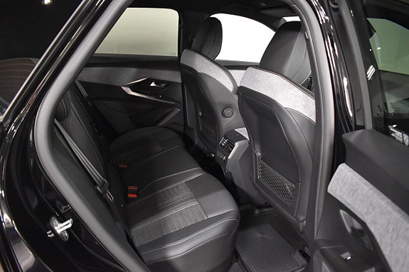 Peugeot e-3008 11 of 22