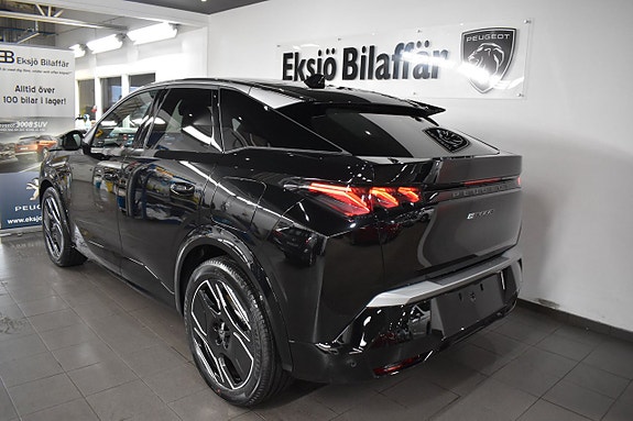 Peugeot e-3008 4 of 5