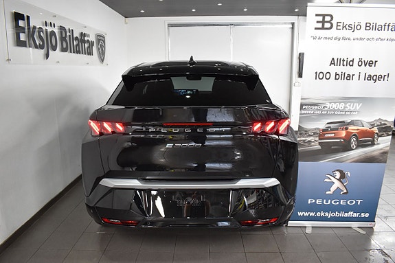 Peugeot e-3008 8 of 22