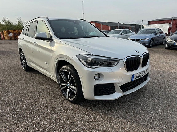 BMW X1 2 of 19