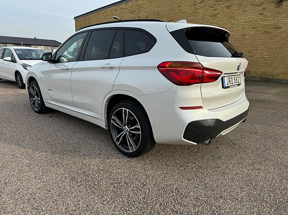 BMW X1 4 of 19