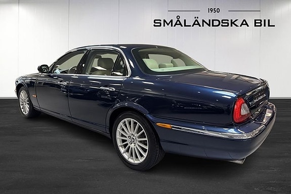Jaguar XJ 4 of 15