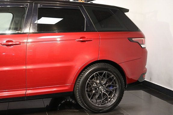 Land Rover Range Rover Sport 24 of 27