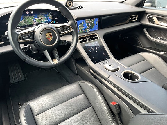 Porsche Taycan 4S 4 of 5