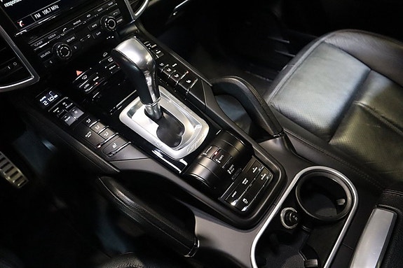 Porsche Cayenne S 8 of 29