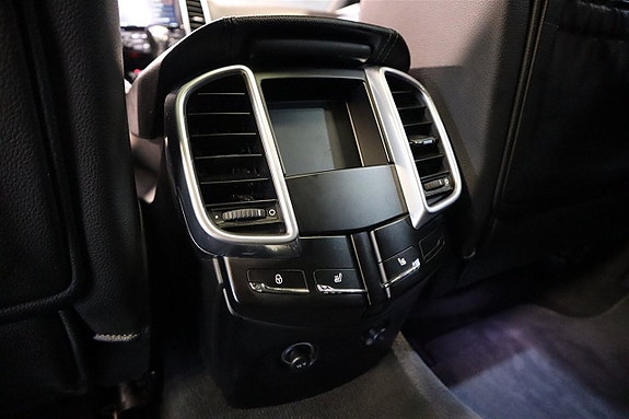 Porsche Cayenne S 21 of 29