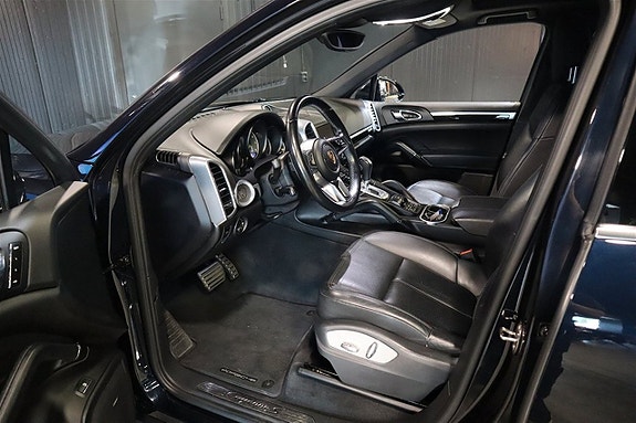 Porsche Cayenne S 6 of 29