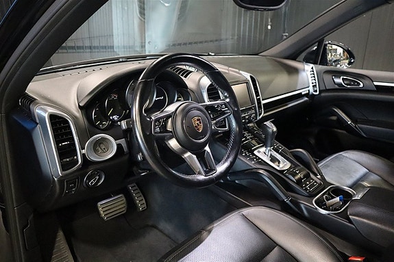 Porsche Cayenne S 7 of 29
