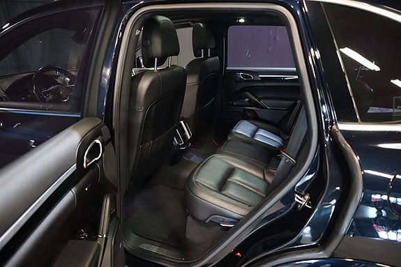 Porsche Cayenne S 20 of 29
