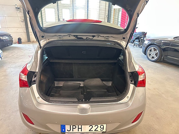 Hyundai i30 7 of 9