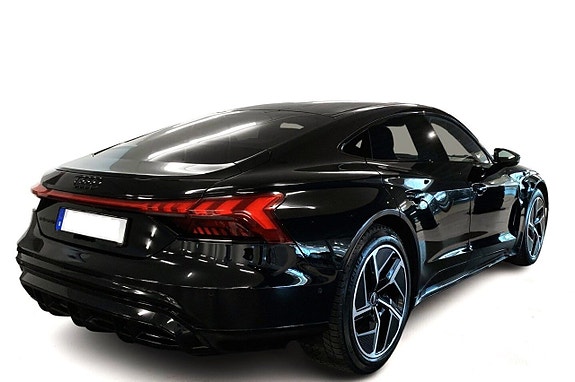 Audi e-tron GT 2 of 8