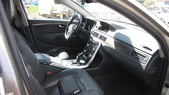 Volvo XC70 6 of 8