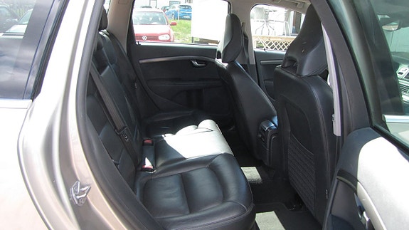 Volvo XC70 7 of 8