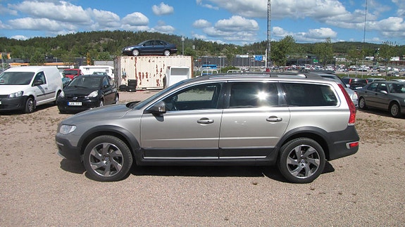 Volvo XC70 4 of 5