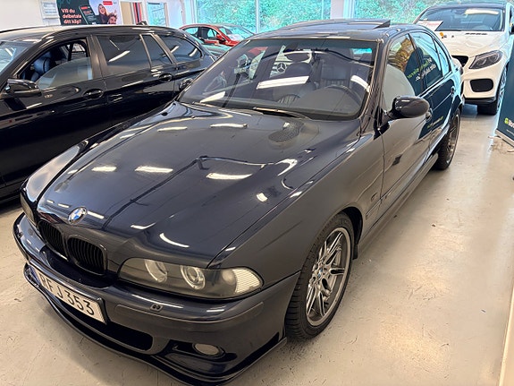 BMW M5 3 of 29