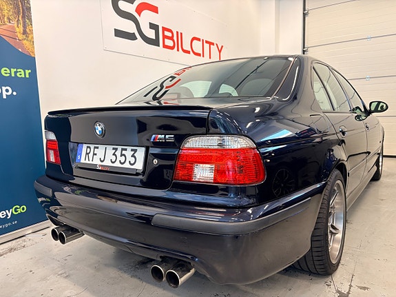 BMW M5 11 of 29