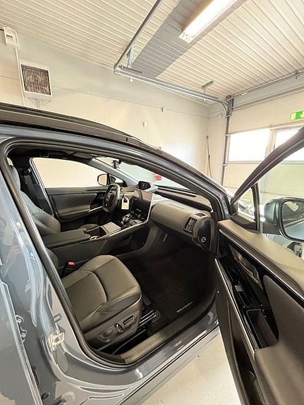 Subaru Solterra 8 of 9