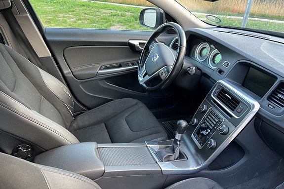 Volvo V60 10 of 19