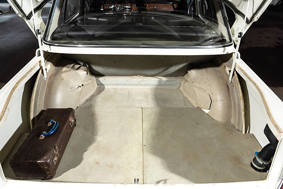 BMW 1800 17 of 19