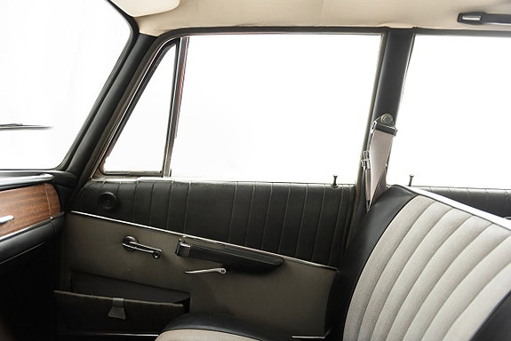BMW 1800 11 of 19
