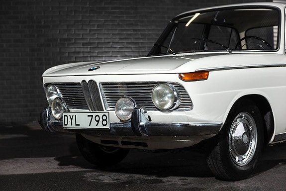 BMW 1800 6 of 19