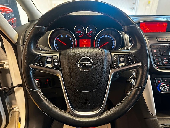 Opel Zafira Tourer 14 of 23