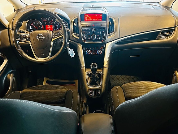 Opel Zafira Tourer 15 of 23