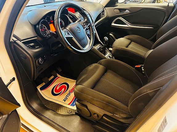 Opel Zafira Tourer 10 of 23