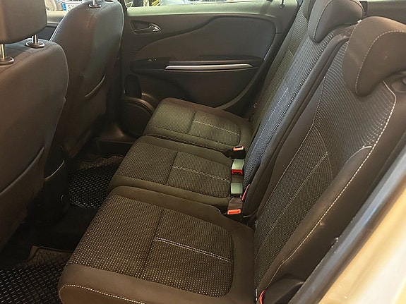 Opel Zafira Tourer 20 of 23