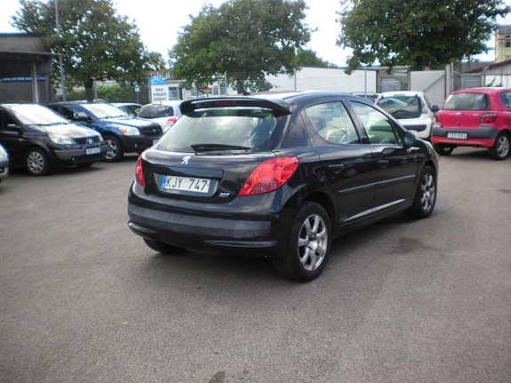 Peugeot 207 8 of 11