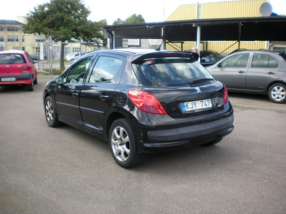 Peugeot 207 9 of 11