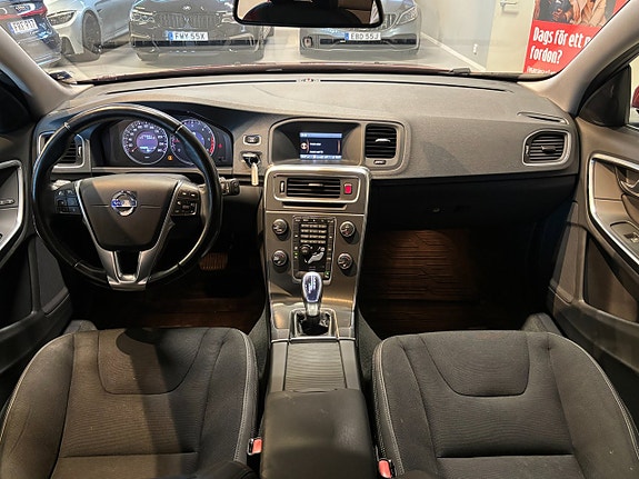 Volvo V60 8 of 14