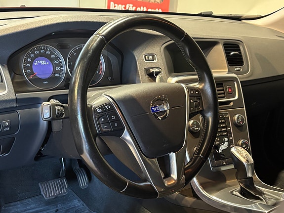 Volvo V60 6 of 14