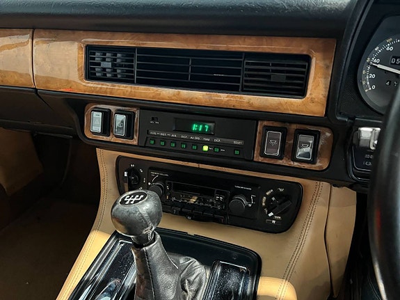 Jaguar XJS 7 of 9