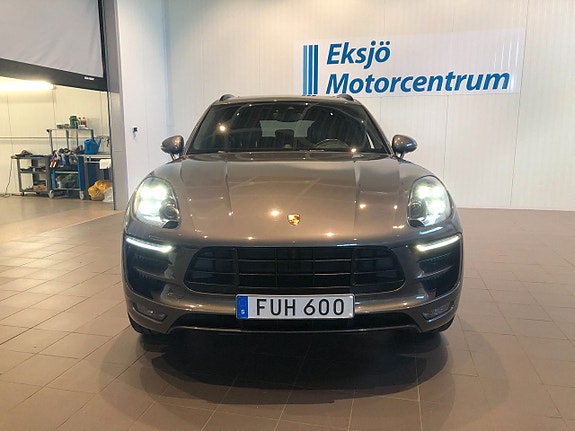 Porsche Macan Turbo 2 of 5