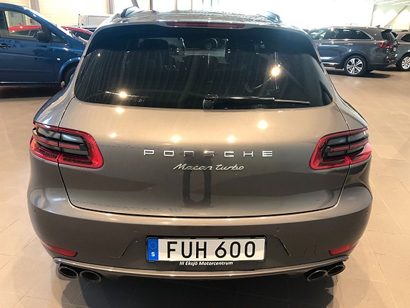 Porsche Macan Turbo 7 of 17