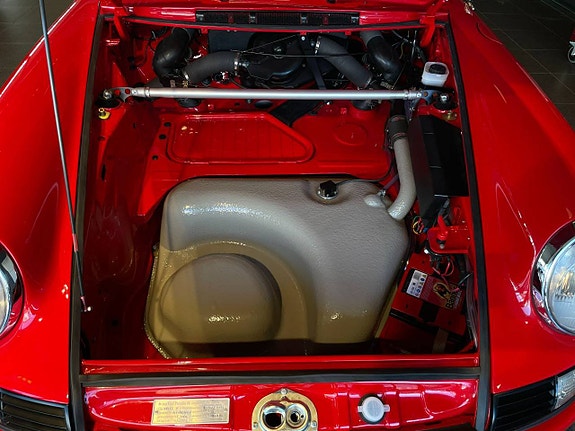 Porsche 911 T 15 of 15