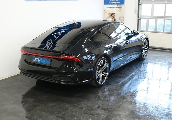 Audi A7 2 of 5