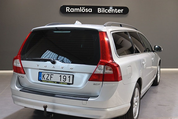 Volvo V70 8 of 25