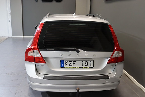 Volvo V70 12 of 25