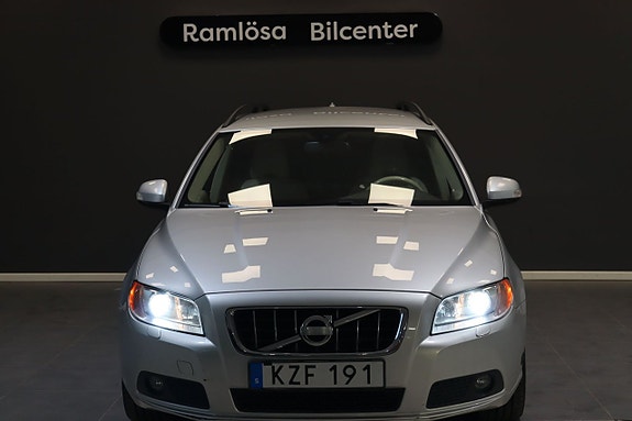 Volvo V70 4 of 25