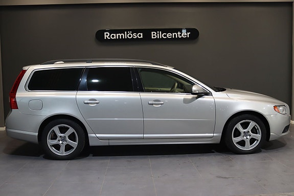 Volvo V70 3 of 25