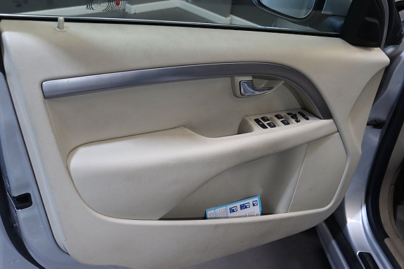 Volvo V70 17 of 25