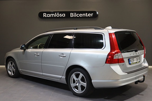 Volvo V70 10 of 25