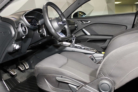 Audi TT 11 of 23