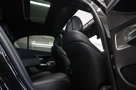 Mercedes-Benz E200 8 of 12