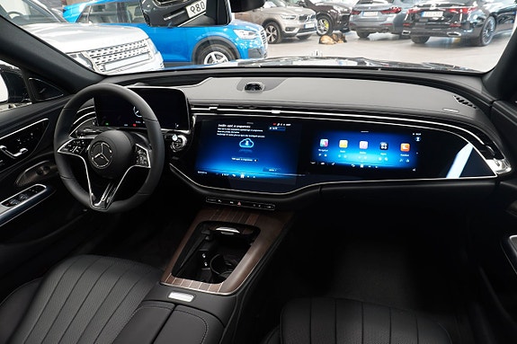 Mercedes-Benz E200 6 of 12