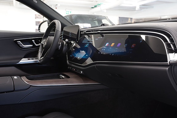 Mercedes-Benz E200 5 of 5